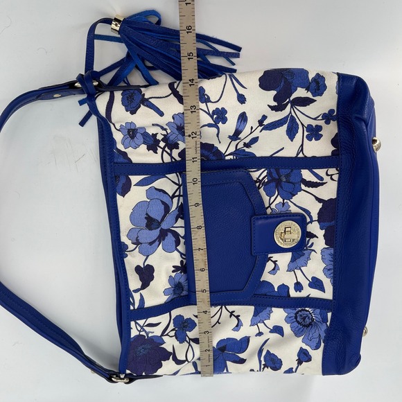 Isaac Mizrahi Floral Hobo Bag Shoulder Bag Blue White Canvas and Leather Tassel - Picture 8 of 9